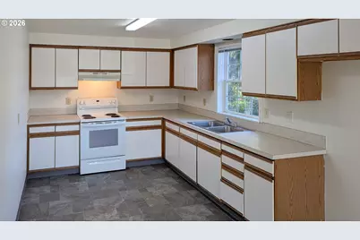 224 C St, Independence, OR 97351 - Photo 21