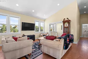 21358 Oak Ln, Aurora, OR 97002 - Photo 17