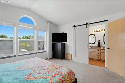 936 NE Lija Loop, Portland, OR 97211 - Photo 21