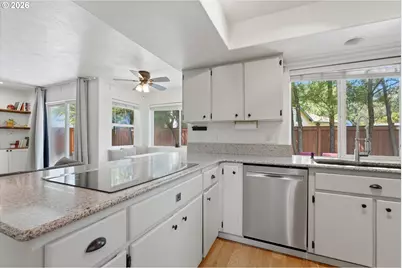 936 NE Lija Loop, Portland, OR 97211 - Photo 13