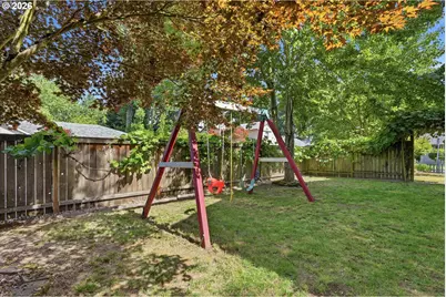 936 NE Lija Loop, Portland, OR 97211 - Photo 37