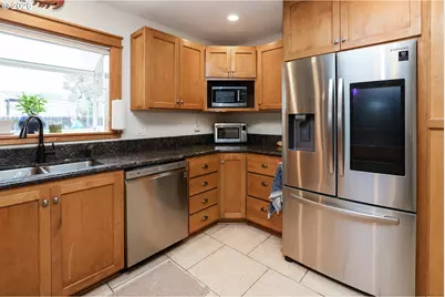 1530 NW Jefferson St, Roseburg, OR 97471 - Photo 13