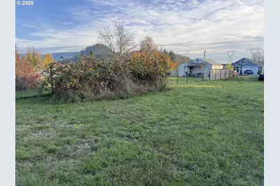 B St, Springfield, OR 97478 - Photo 3