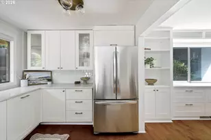 6090 SW 68th Ct, Portland, OR 97223 - Photo 9
