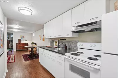 13243 NE Sacramento Dr, Portland, OR 97230 - Photo 25