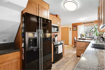 1625 E 13th Pl, The Dalles, OR 97058 - Photo 11