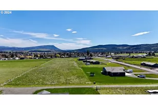 1003 N 15th Ave, Elgin, OR 97827 - Photo 1