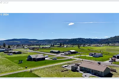 1003 N 15th Ave, Elgin, OR 97827 - Photo 9