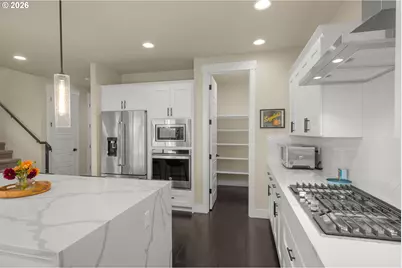12760 SE Gateway Dr, Happy Valley, OR 97086 - Photo 13