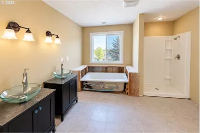 144 Duane St, Astoria, OR 97103 - Photo 23