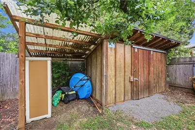 2199 Cleveland St, Eugene, OR 97405 - Photo 31