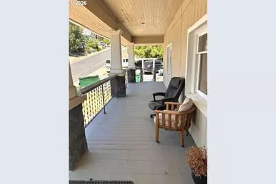 213 Cedar St, Klamath Falls, OR 97601 - Photo 5