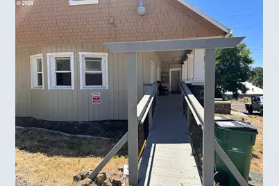 213 Cedar St, Klamath Falls, OR 97601 - Photo 9
