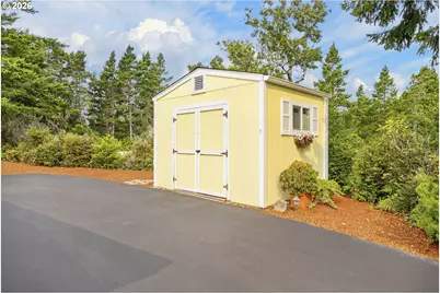 621 Glenbrook Cir, Florence, OR 97439 - Photo 41