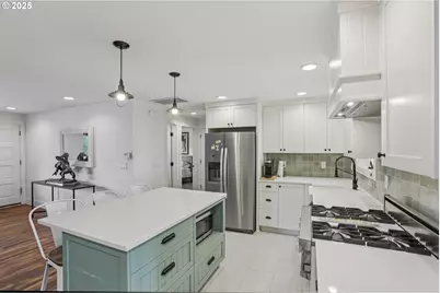 980 Astor Way, Woodburn, OR 97071 - Photo 7