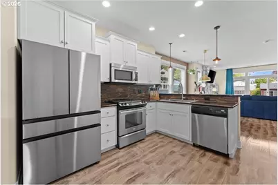4325 SE Bybee Blvd, Portland, OR 97206 - Photo 3