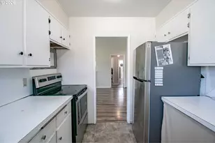 1267 Pleasant St, Springfield, OR 97477 - Photo 3