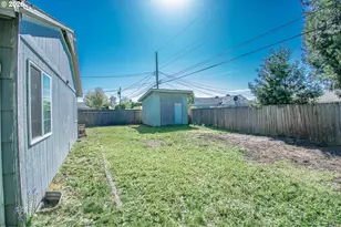 1267 Pleasant St, Springfield, OR 97477 - Photo 13