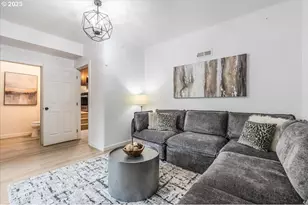 17529 SW Beaver Ct, Beaverton, OR 97003 - Photo 15