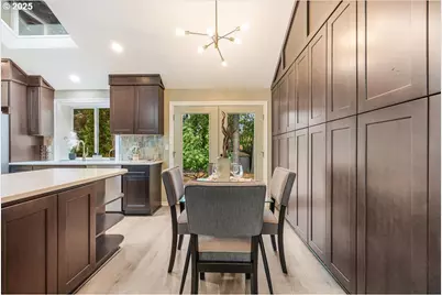 17529 SW Beaver Ct, Beaverton, OR 97003 - Photo 7