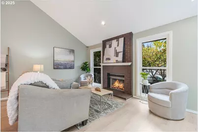 17529 SW Beaver Ct, Beaverton, OR 97003 - Photo 5