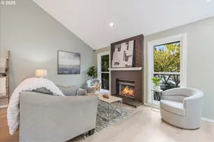 17529 SW Beaver Ct, Beaverton, OR 97003 - Photo 5