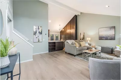 17529 SW Beaver Ct, Beaverton, OR 97003 - Photo 3