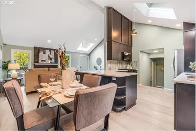 17529 SW Beaver Ct, Beaverton, OR 97003 - Photo 9