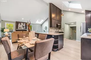 17529 SW Beaver Ct, Beaverton, OR 97003 - Photo 9