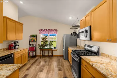 1742 22nd St, Hood River, OR 97031 - Photo 11