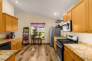 1742 22nd St, Hood River, OR 97031 - Photo 11