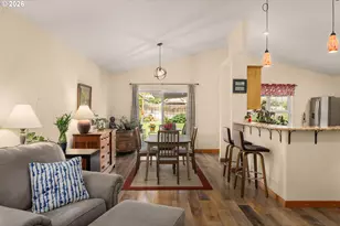 1742 22nd St, Hood River, OR 97031 - Photo 7