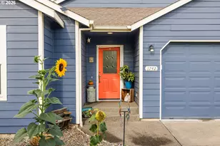 1742 22nd St, Hood River, OR 97031 - Photo 3
