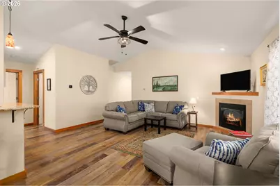 1742 22nd St, Hood River, OR 97031 - Photo 5