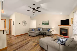 1742 22nd St, Hood River, OR 97031 - Photo 5