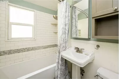 11425 NE Shaver St, Portland, OR 97220 - Photo 11