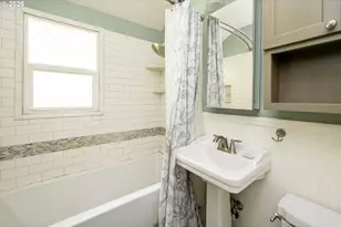 11425 NE Shaver St, Portland, OR 97220 - Photo 11