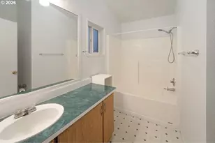2703 J St, Springfield, OR 97477 - Photo 7