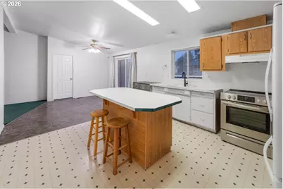 2703 J St, Springfield, OR 97477 - Photo 13