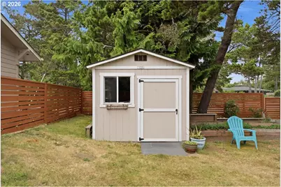205 NW Lancer St, Lincoln City, OR 97367 - Photo 21