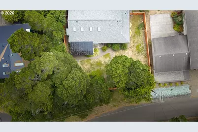 205 NW Lancer St, Lincoln City, OR 97367 - Photo 23