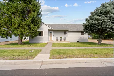 647 E Hurlburt Ave, Hermiston, OR 97838 - Photo 1