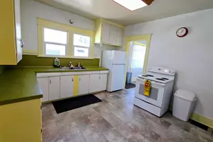 1439 Union Ave, North Bend, OR 97459 - Photo 5