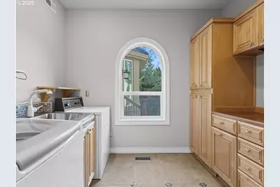 1875 N Teakwood Cir, Canby, OR 97013 - Photo 19