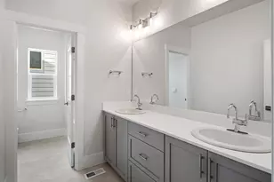 18130 SW Hoover Ln, Beaverton, OR 97003 - Photo 25