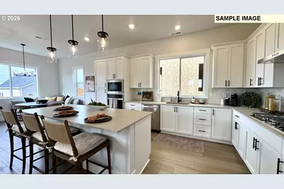 18130 SW Hoover Ln, Beaverton, OR 97003 - Photo 9