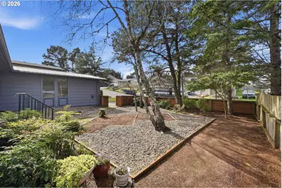 1623 Lincoln St, North Bend, OR 97459 - Photo 41