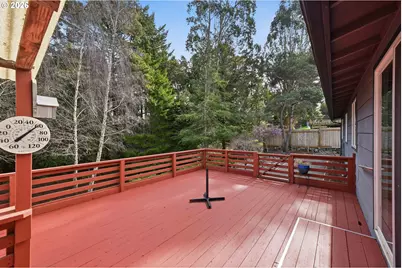 1623 Lincoln St, North Bend, OR 97459 - Photo 31