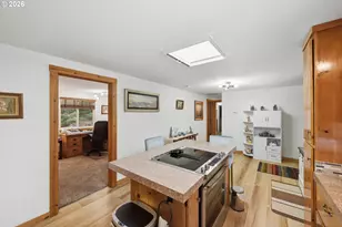 1623 Lincoln St, North Bend, OR 97459 - Photo 11