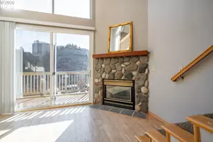 847 SW Broadway Dr, Portland, OR 97201 - Photo 3